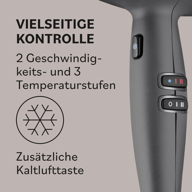 Detailansicht der Bedienelemente des BaBylissPRO Evoluto Haartrockners mit zwei Geschwindigkeitsstufen