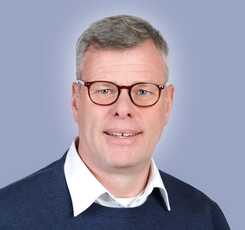 stopperka_dr_arne_thomsen_geschaeftsfuehrer_mit_brille stopperka_dr_arne_thomsen_geschaeftsfuehrer_mit_brille