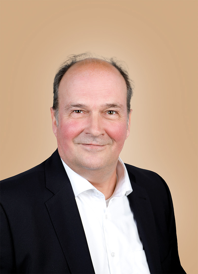 bild_michael_kreuzberger_leitung_saloneinrichtung_innenarchitekt_stopperka